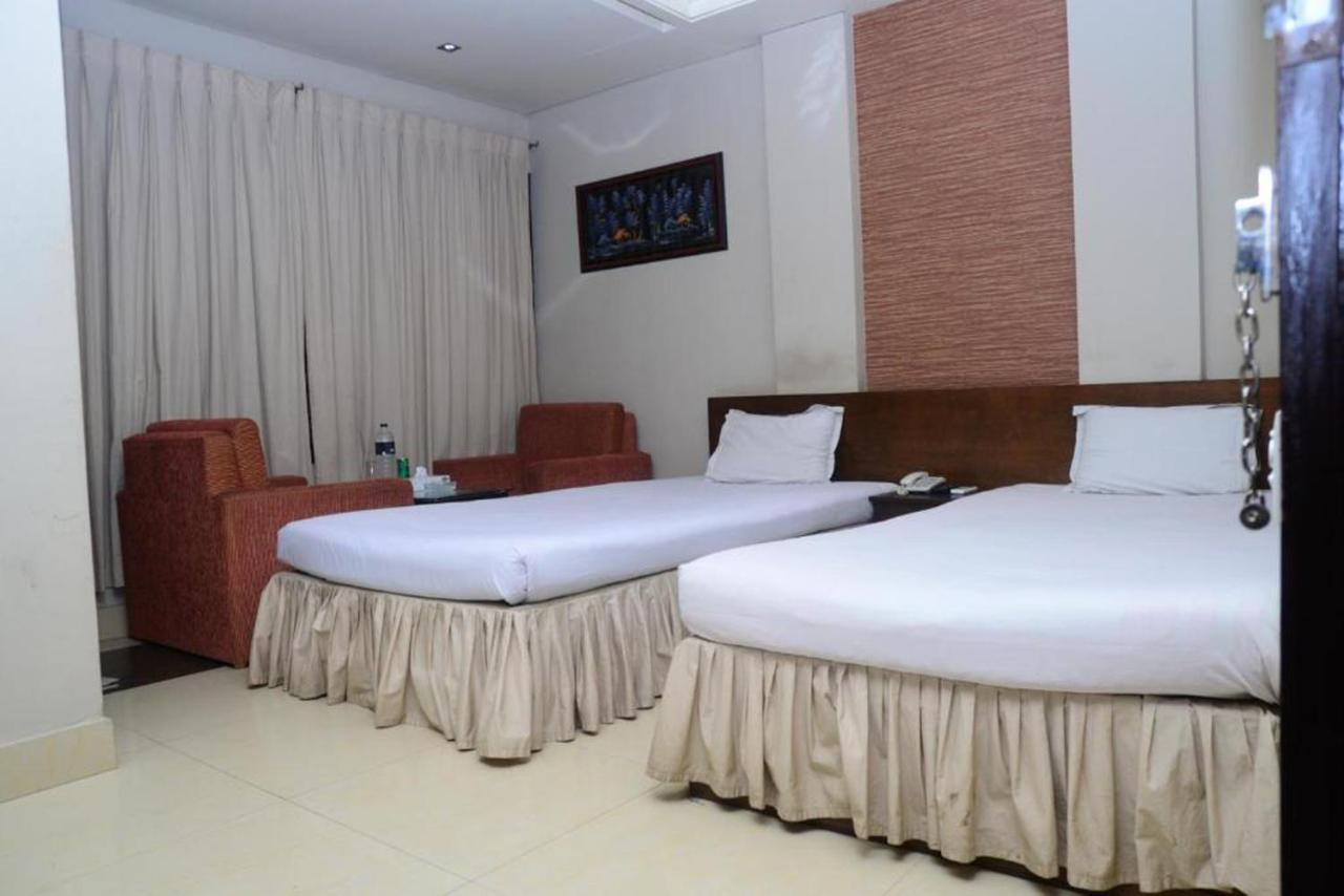 Hotel Royal Living Hotel & Suites Chittagong Dış mekan fotoğraf